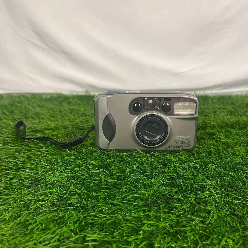 Nikon One Touch 70 AF Point and Shoot 35mm Film Camera 38-70mm NOT TESTED